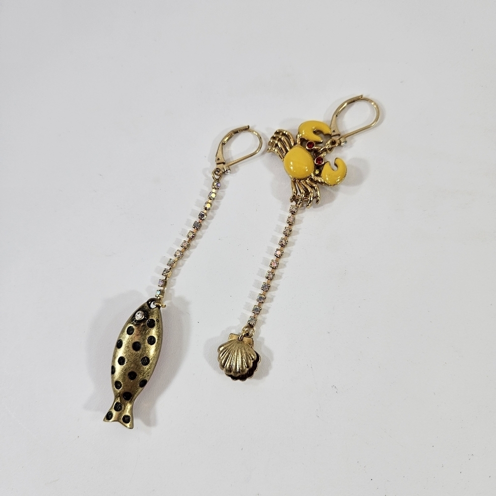 Betsey Johnsom vintage earrings - Picture 2 of 4